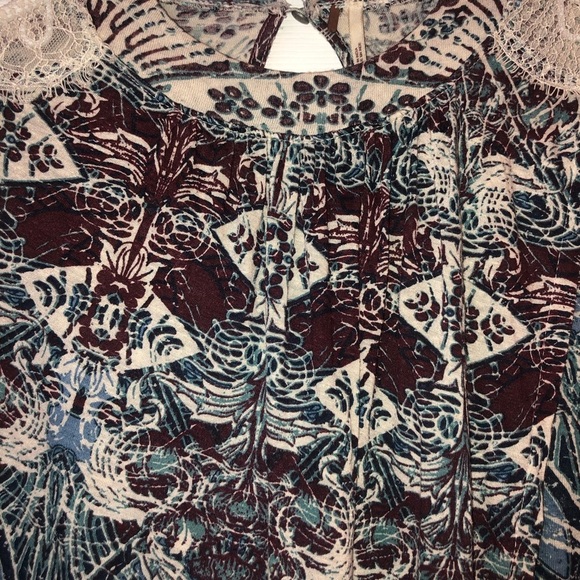 EUC Free People Nouveau Long Lace Top Sleeve Tulip Front Floral Size Medium - Picture 11 of 12